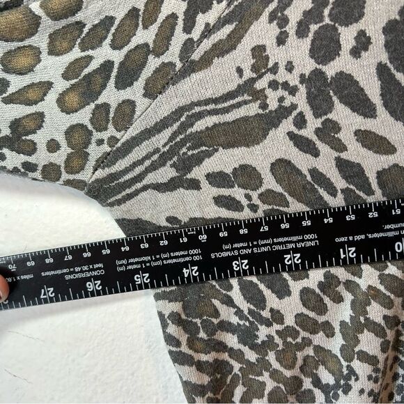 TEMPO PARIS WOMANS SWEATER M/L grey metallic silver zebra print Italy 9511n - Picture 8 of 12